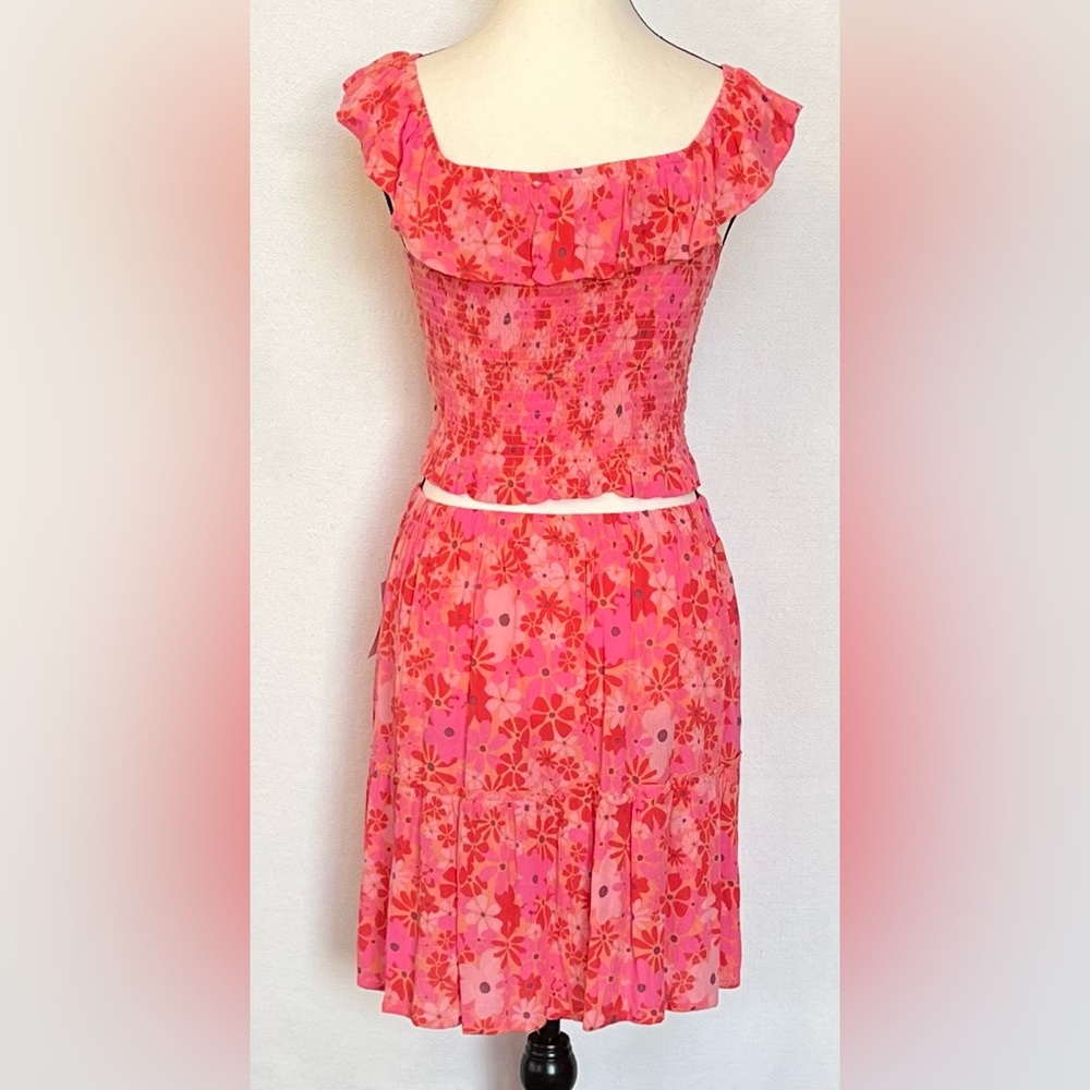 NWT Hippie Rose Sleeveless Smocked Top and Matching Flowy Skirt Medium‎